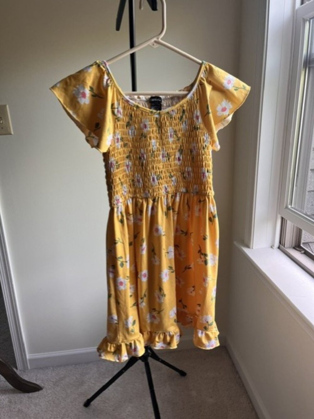 Zunie Girls Yellow Floral Smocked Dress Flutter Sleeve Size M
